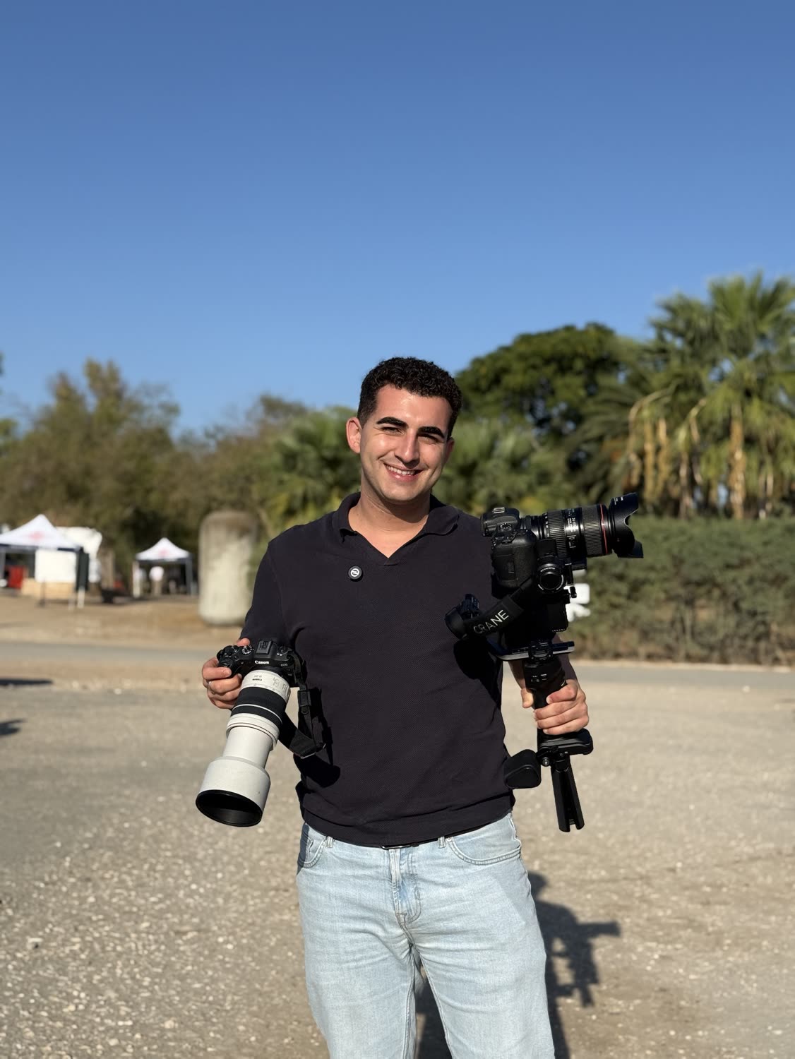 Fotógrafo de Apolo Social Pro con dos cámaras